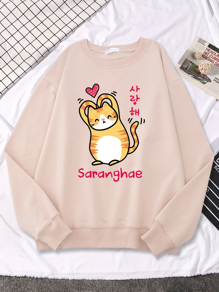 Толстовка с принтом Love Cat Saranghae, Женская Осенняя удобная толстовка, мягкие толстовки в стиле хип-хоп, зимняя флисовая уличная одежда унисекс, топы
Толстовка с принтом Love Cat Saranghae, Женская Осенняя удобная толстовка, мягкие толстовки в стиле хип-хоп, зимняя флисовая уличная одежда унисекс, топы