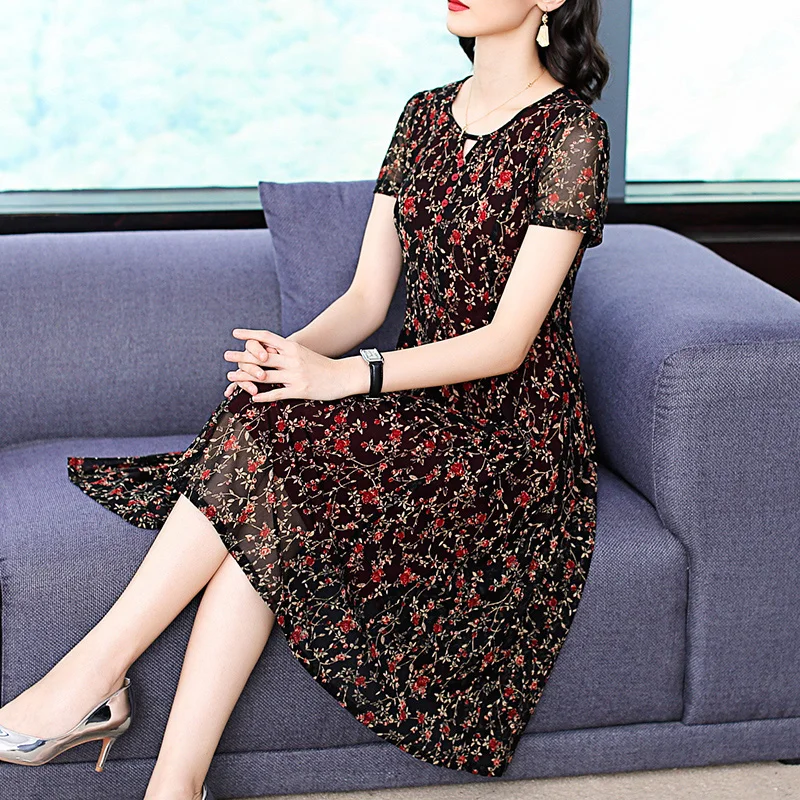 Новинка лета 2023, женское Цветочное платье с коротким рукавом для матери среднего возраста
Новинка лета 2023, женское Цветочное платье с коротким рукавом для матери среднего возраста
