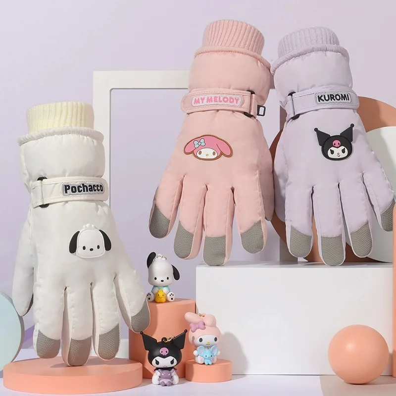 Kawaii Sanrio аниме Kuromi My Melody Pachacco студенческие лыжные перчатки Зимние утолщенные ветрозащитные теплые перчатки для велоспорта подарки
Kawaii Sanrio аниме Kuromi My Melody Pachacco студенческие лыжные перчатки Зимние утолщенные ветрозащитные теплые перчатки для велоспорта подарки