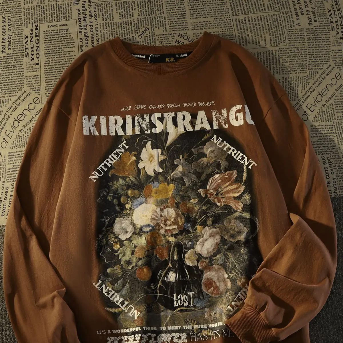Autumn and Winter American Street Personality Men and Women Trend Retro Flower Print Couple Loose Hip Hop Student Top harajuku
Autumn and Winter American Street Personality Men and Women Trend Retro Flower Print Couple Loose Hip Hop Student Top harajuku