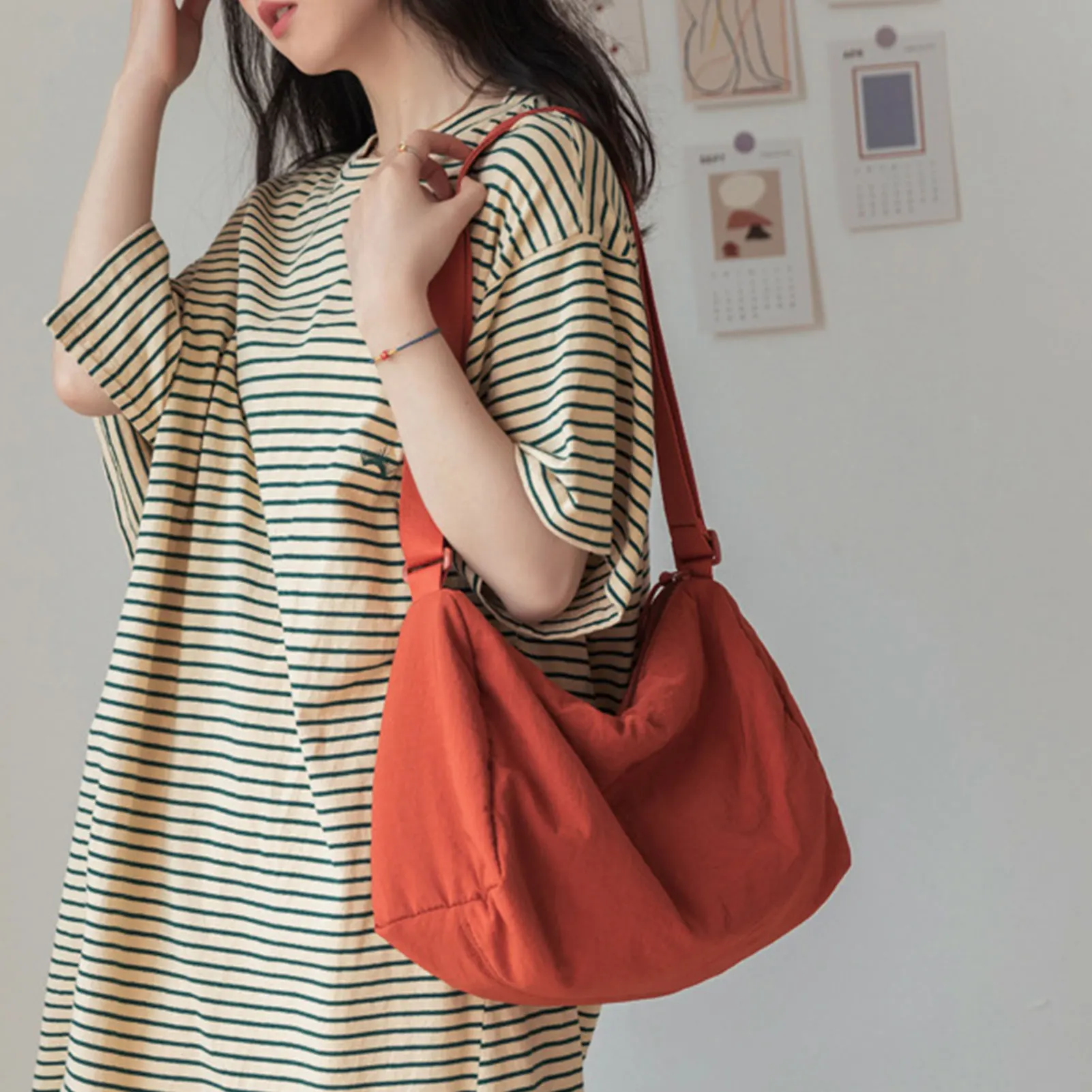 Soft Nylon Cloth Shoulder Crossbody Bags for Women Pleated Large Capacity Girls Book Handbags Casual Female Travel Messenger Bag
Soft Nylon Cloth Shoulder Crossbody Bags for Women Pleated Large Capacity Girls Book Handbags Casual Female Travel Messenger Bag