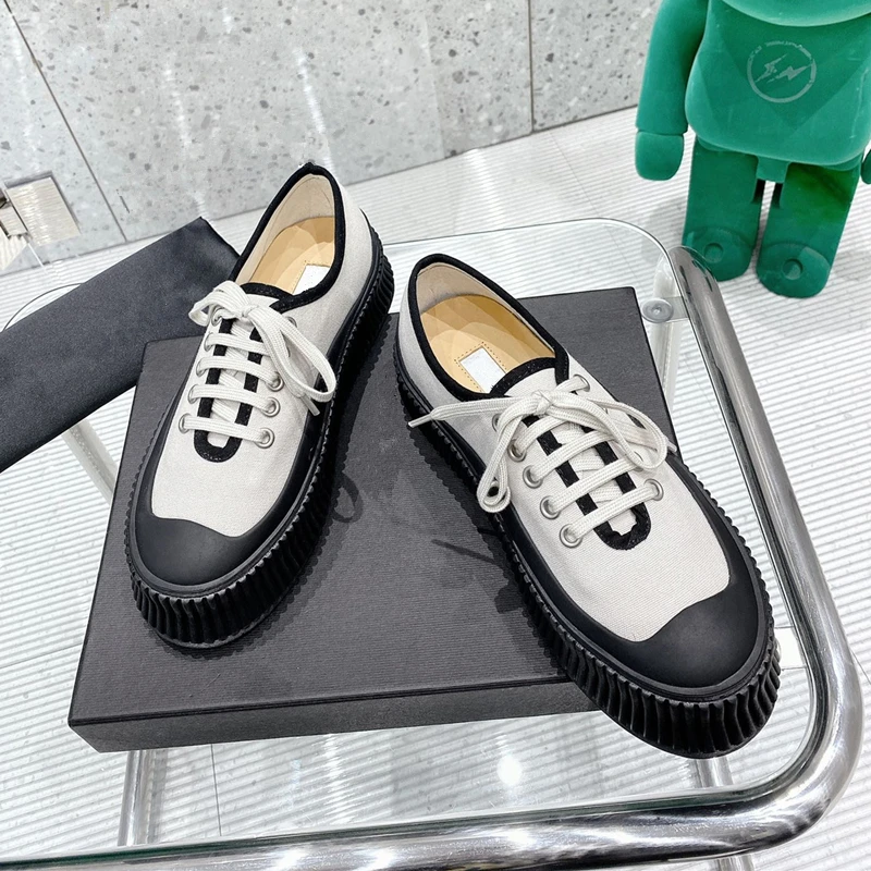 Platform women shoes canvas Mary Jane shoes lined with sheepskin Spring Autumn Pumps Thick sole biscuit heightening casual shoe
Platform women shoes canvas Mary Jane shoes lined with sheepskin Spring Autumn Pumps Thick sole biscuit heightening casual shoe