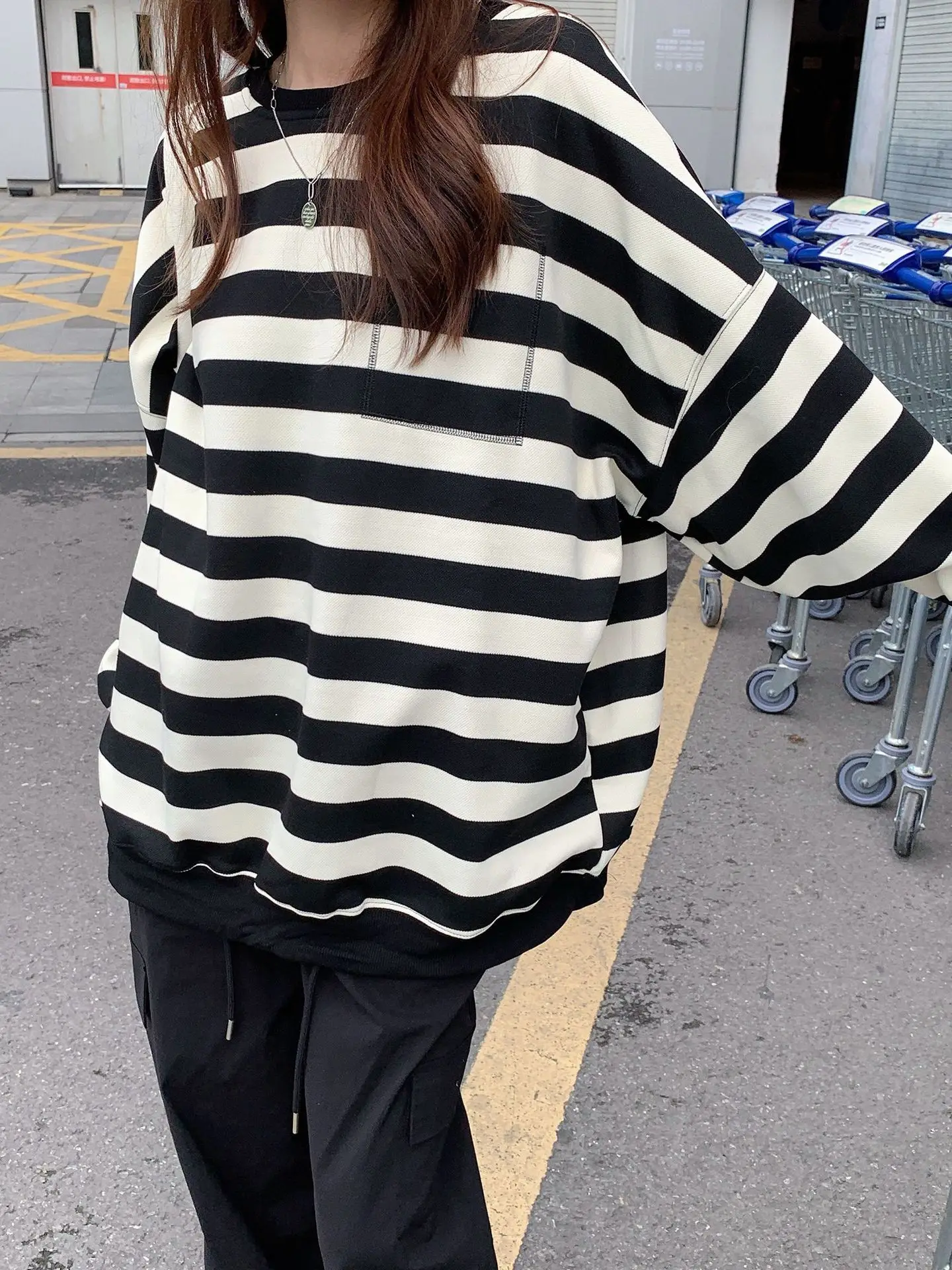 Loose Oversized Women's 2023 Spring and Autumn Season Lazy Casual Color Contrast Versatile Base Shirt Oversize Top
Loose Oversized Women's 2023 Spring and Autumn Season Lazy Casual Color Contrast Versatile Base Shirt Oversize Top