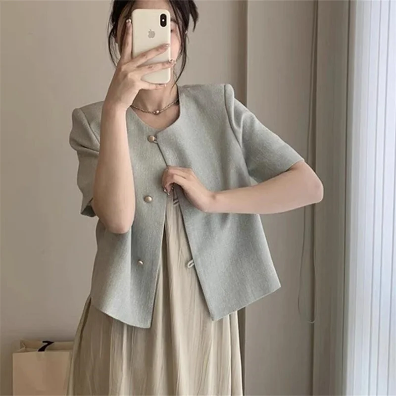 Korean Chic Summer Coat Ladies New Simple O-neck Single Buttons Loose All Match Jacket Short Sleeve Tops Women
Korean Chic Summer Coat Ladies New Simple O-neck Single Buttons Loose All Match Jacket Short Sleeve Tops Women