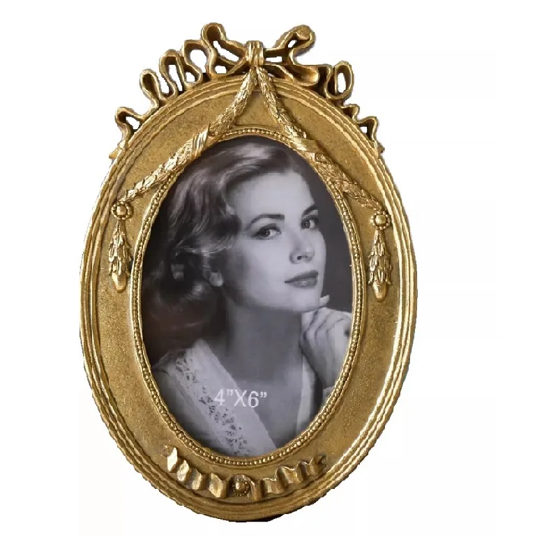 6-Inch Light Luxury European Style Retro Vintage Ornaments, Gold Bow Shaped Photo Frame
6-Inch Light Luxury European Style Retro Vintage Ornaments, Gold Bow Shaped Photo Frame