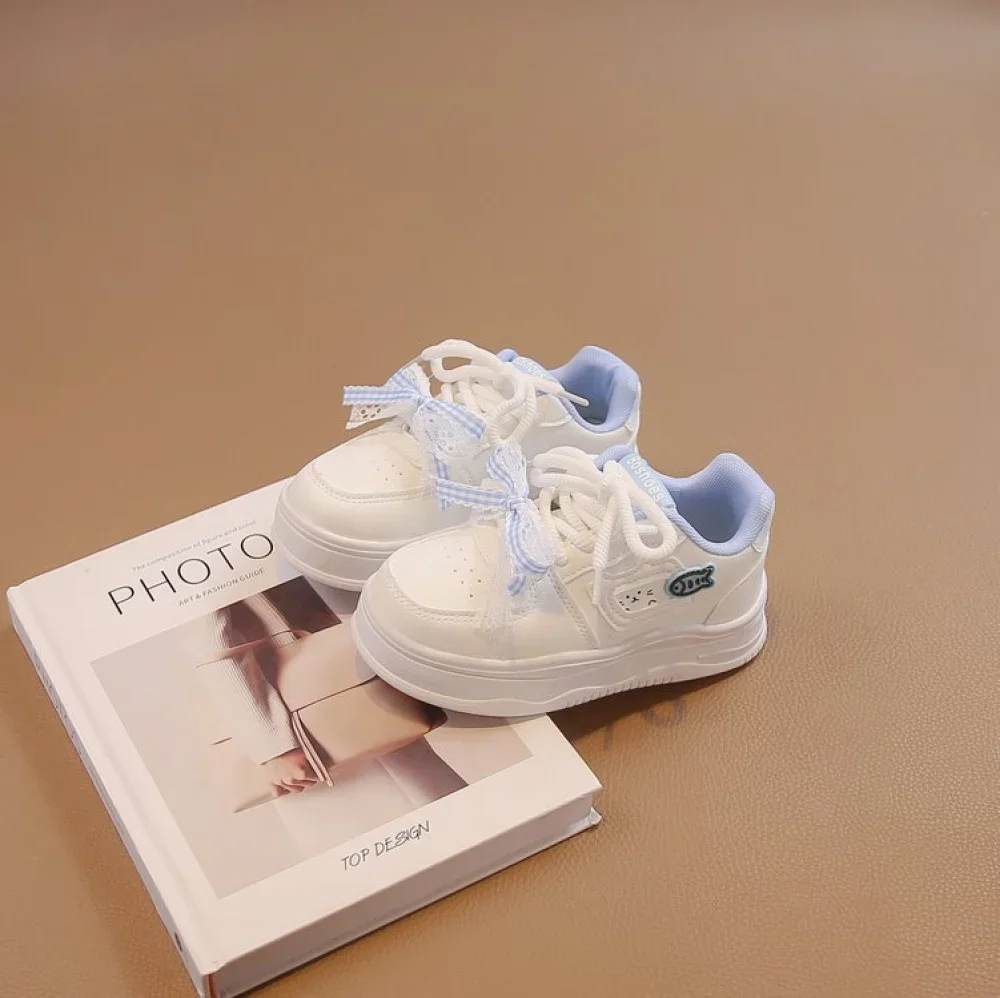 أحذية رياضية للفتيات المراهقات على الطراز الكوري، موضة عصرية من الجلد الصناعي، أحذية رياضية للأطفال مضادة للانزلاق وقابلة للتنفس. أحذية رياضية للفتيات المراهقات على الطراز الكوري، موضة عصرية من الجلد الصناعي، أحذية رياضية للأطفال مضادة للانزلاق وقابلة للتنفس.