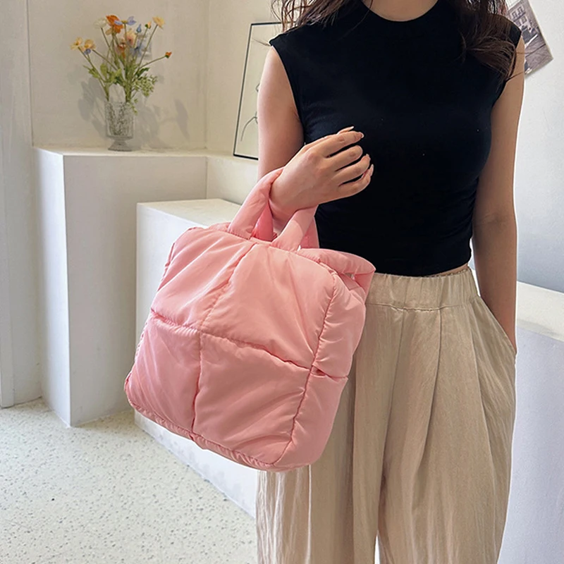 Casual Nylon Padded Women Handbags Plaid Down Cotton Shoulder Bags Soft Puffy Small Tote Bag Shopper Purse 2023 Winter Bag
Casual Nylon Padded Women Handbags Plaid Down Cotton Shoulder Bags Soft Puffy Small Tote Bag Shopper Purse 2023 Winter Bag