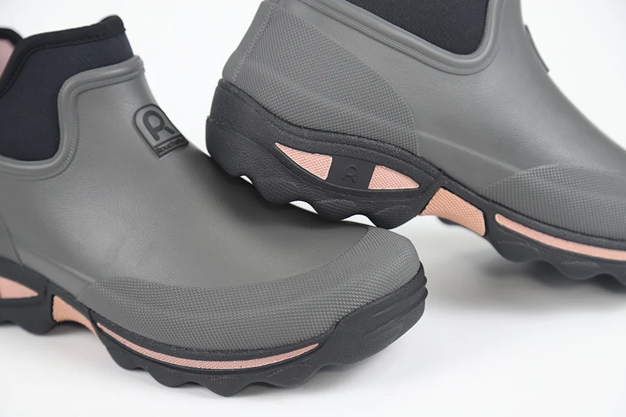 High-End ort Rubber Rain Boots for Men Waterproof Non-Slip Comfortable Fiing Outdoor Boots Car Wa oes No Foot Odor
