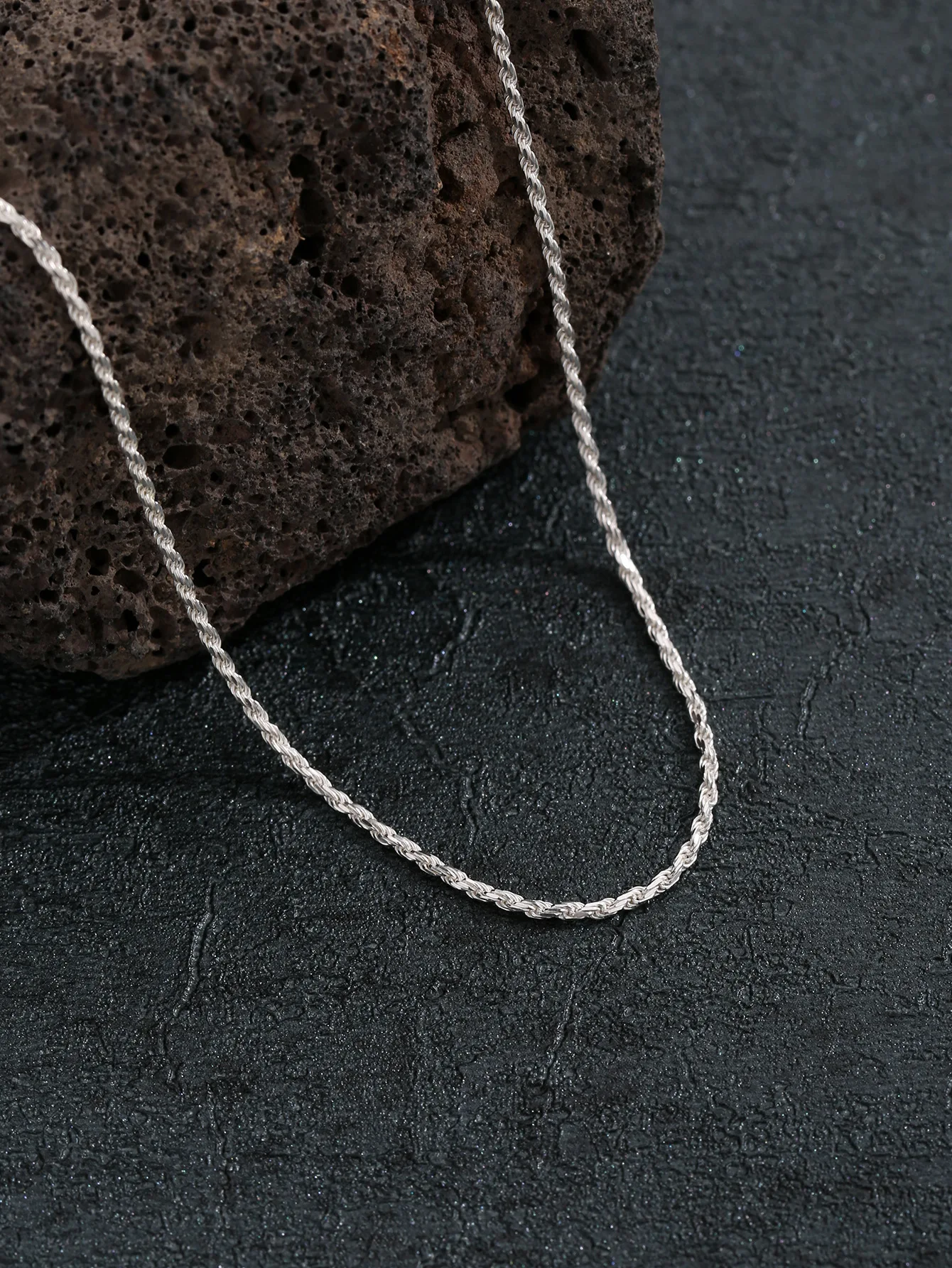 Western style new 1:1 custom S925 silver minimalist necklace pendant, niche design, light luxury
Western style new 1:1 custom S925 silver minimalist necklace pendant, niche design, light luxury