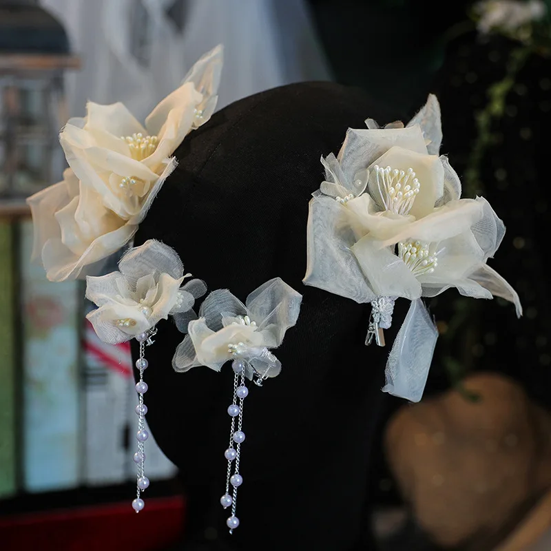 Immortal Feather Crepe Flower Earrings Sets Bride Headwear with Smart Rhinestone Wedding Hair Accessories
Immortal Feather Crepe Flower Earrings Sets Bride Headwear with Smart Rhinestone Wedding Hair Accessories