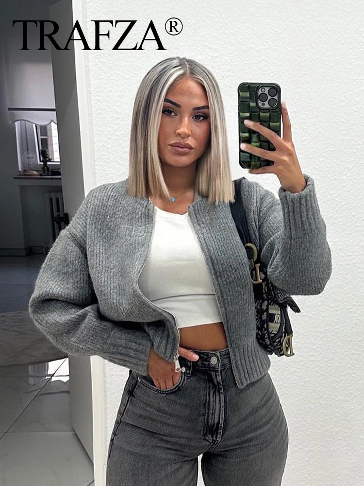 TRAFZA 2023 Women's Zipper Knitted Bomber Jacket Y2K Autumn Loose Round Neck Casual Sweater Women's Short Top Coat Thick
TRAFZA 2023 Women's Zipper Knitted Bomber Jacket Y2K Autumn Loose Round Neck Casual Sweater Women's Short Top Coat Thick