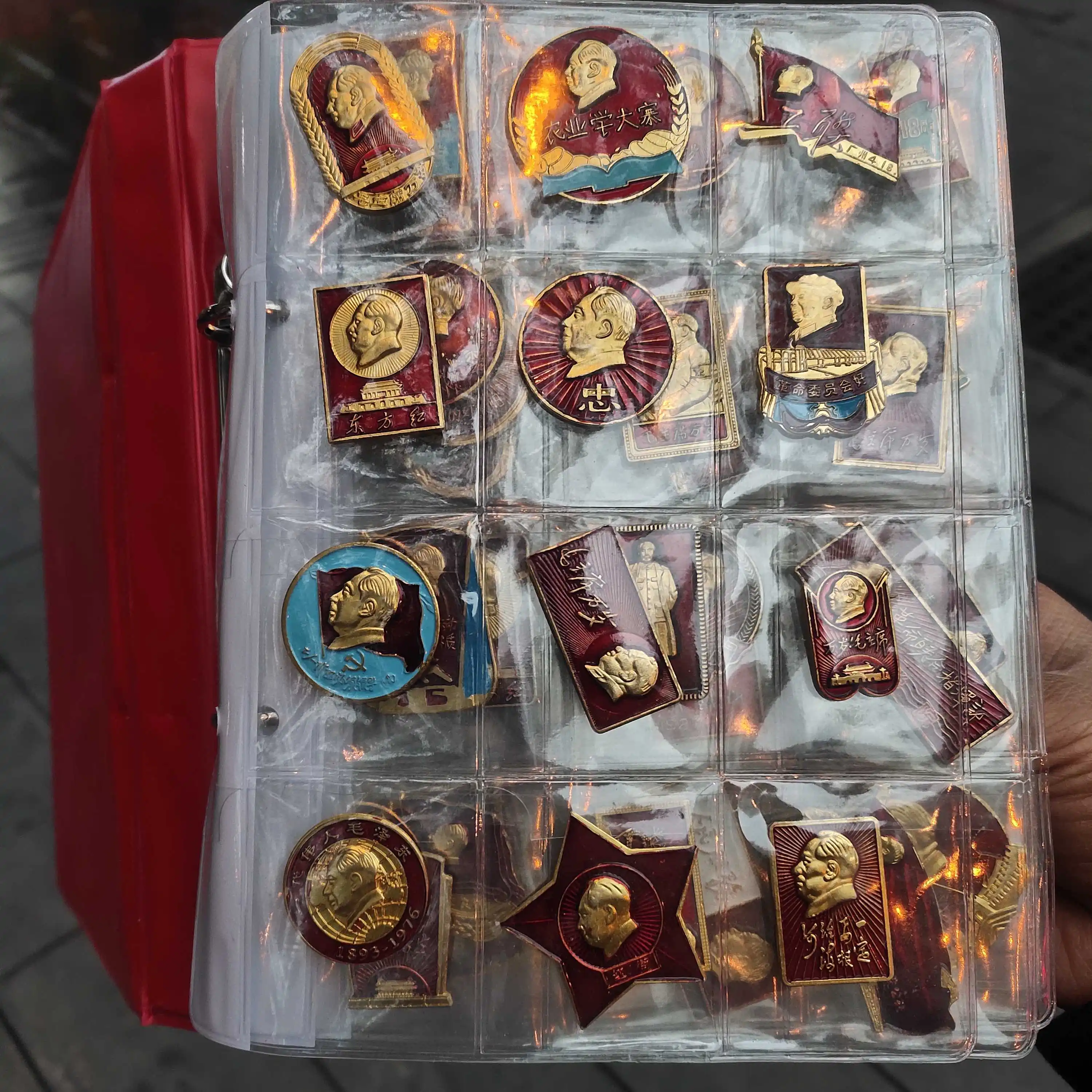 120 pc Red Nostalgic 1976 mao zhu xi mao zhe dong Collection of Aluminum Great Men's Badges
120 pc Red Nostalgic 1976 mao zhu xi mao zhe dong Collection of Aluminum Great Men's Badges