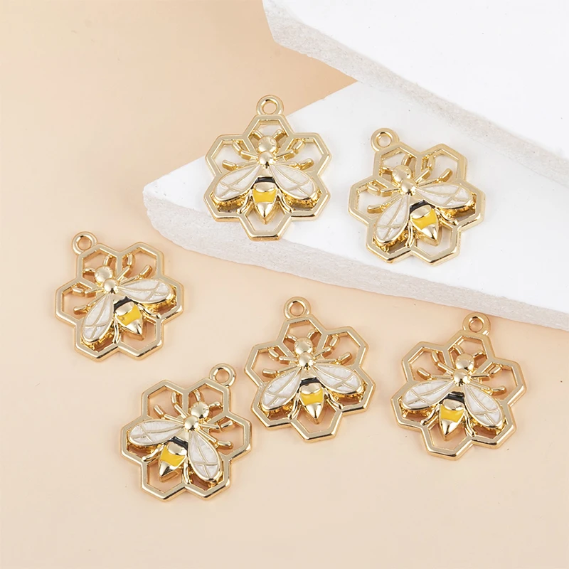 

New Cute 6Pcs 20*20mm Gold Color Alloy Enamel Bee Pendant Oil Dripping Animal Charms for Jewelry DIY Necklace Earrings Accessory