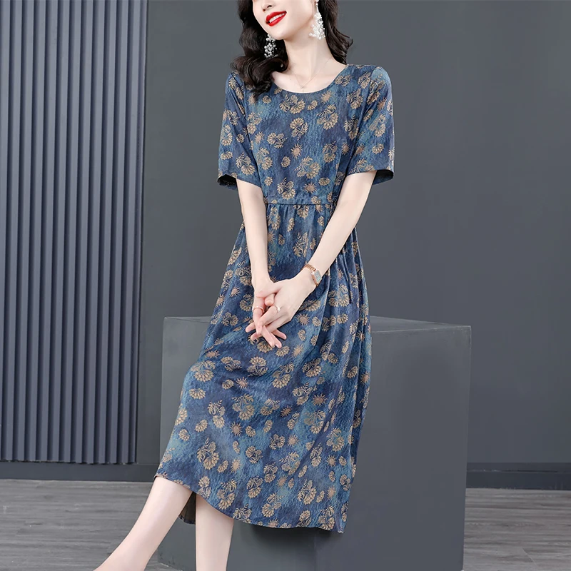 2023 New Fashion Silk Printed Dress Women's High end Versatile Round Neck Short Sleeve Loose Fit Casual Holiday Dress Vestidos
2023 New Fashion Silk Printed Dress Women's High end Versatile Round Neck Short Sleeve Loose Fit Casual Holiday Dress Vestidos