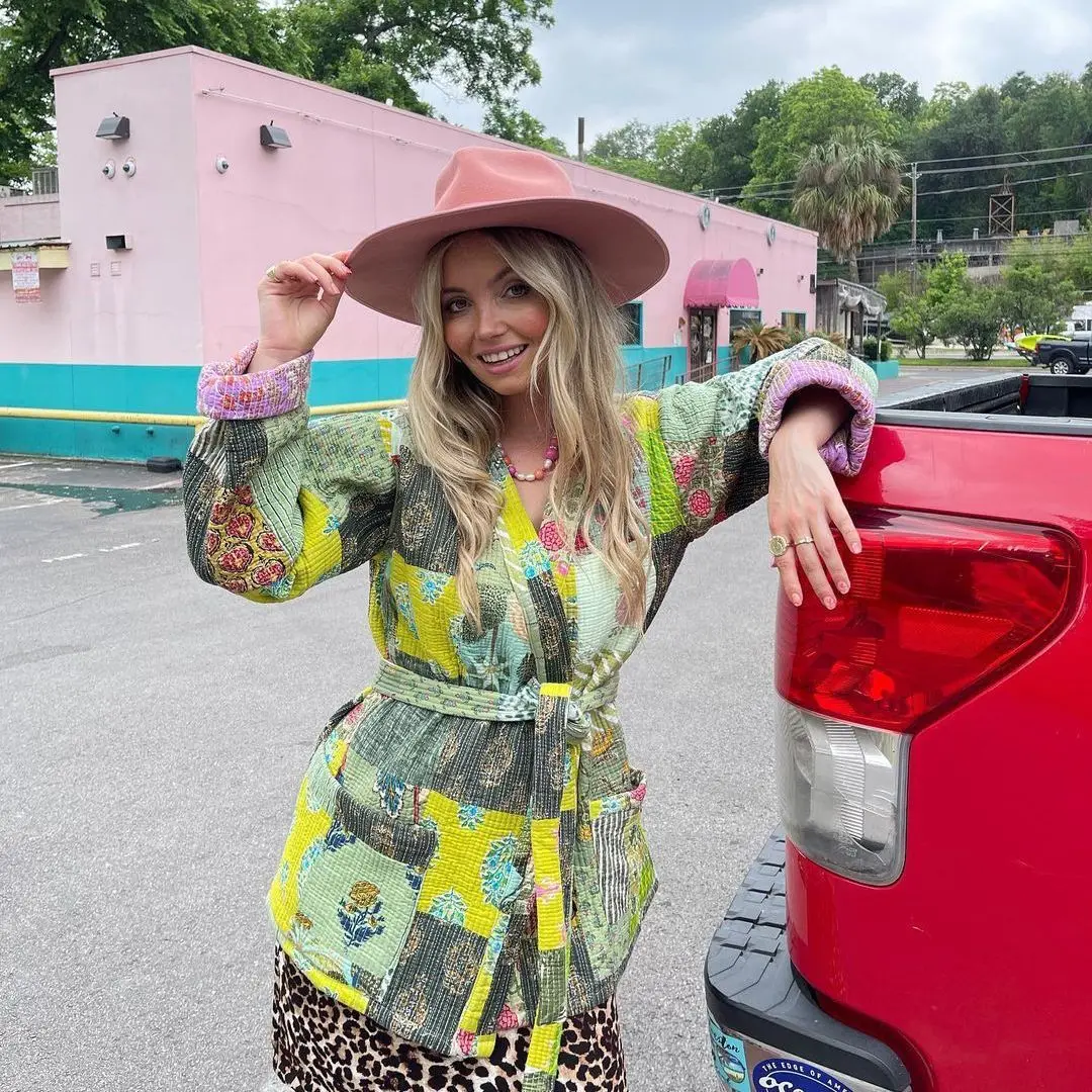 New Jackets for Women Autumn/Winter Printed Fashion Versatile Cardigan Lace Up Woolen Thickened Coat for Women
New Jackets for Women Autumn/Winter Printed Fashion Versatile Cardigan Lace Up Woolen Thickened Coat for Women