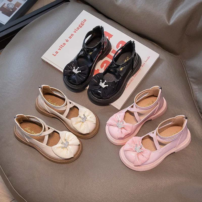 Spring Autumn New Children's Cross Lacing Fashion Soft Sole Shallow Non slip Single Shoes Girls' Crown Bow Casual Leather Shoes
Spring Autumn New Children's Cross Lacing Fashion Soft Sole Shallow Non slip Single Shoes Girls' Crown Bow Casual Leather Shoes