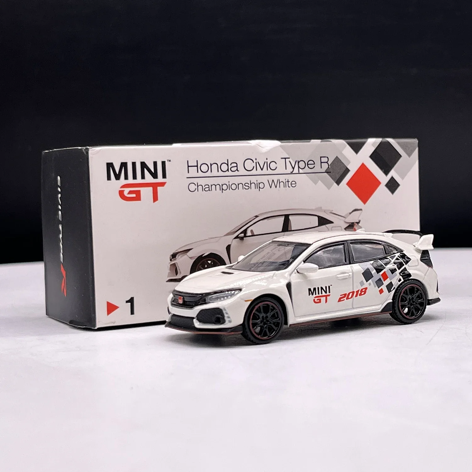 

Литая в масштабе 1/64 классическая модель автомобиля Honda Civic TYPE R Show из лимитированного сплава, коллекционная игрушка, подарок, сувенир, демонстрационные украшения