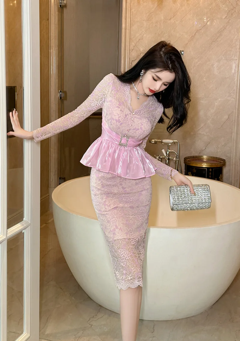 Fashion Lace Tierred Long Dress V-neck Solid High Waist Pencil Slim Women's Elegant Dresses Autumn and Winter New Pink Dress
Fashion Lace Tierred Long Dress V-neck Solid High Waist Pencil Slim Women's Elegant Dresses Autumn and Winter New Pink Dress