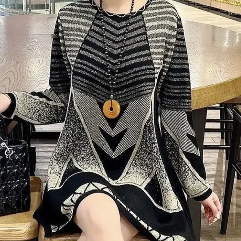 

Повседневные модные яркие шелковые свитера с геометрическим рисунком, женская одежда на осень и зиму с длинным рукавом, трикотажные джемперы средней длины с круглым вырезом Z017