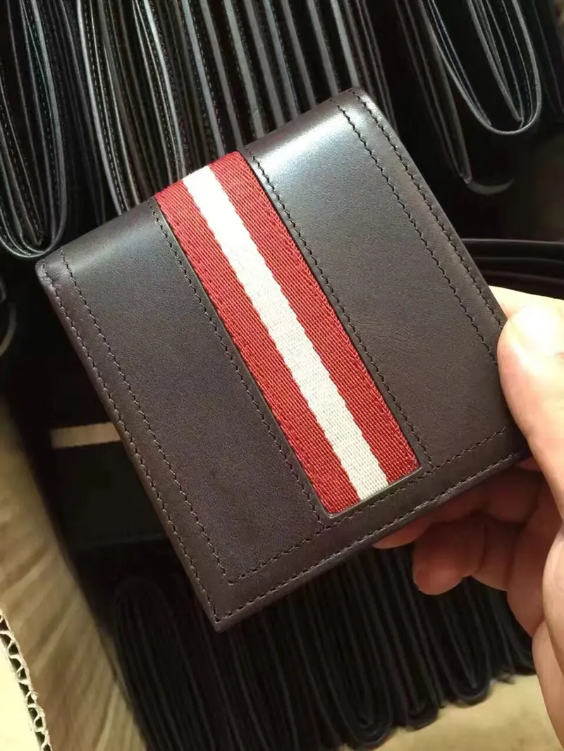 Men Wallet Fashion TB Style Striped Design Short Leather Purses Business Leisure Card Holder Vintage Protection Capacity Bags
Men Wallet Fashion TB Style Striped Design Short Leather Purses Business Leisure Card Holder Vintage Protection Capacity Bags