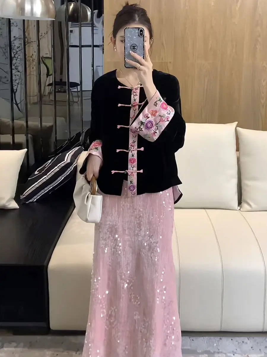 New Chinese Style Button Embroidery Velvet Top and Sequin Fishtail Skirt Two-piece Set Slim Fit Women's Chinese Skirt Sets
New Chinese Style Button Embroidery Velvet Top and Sequin Fishtail Skirt Two-piece Set Slim Fit Women's Chinese Skirt Sets