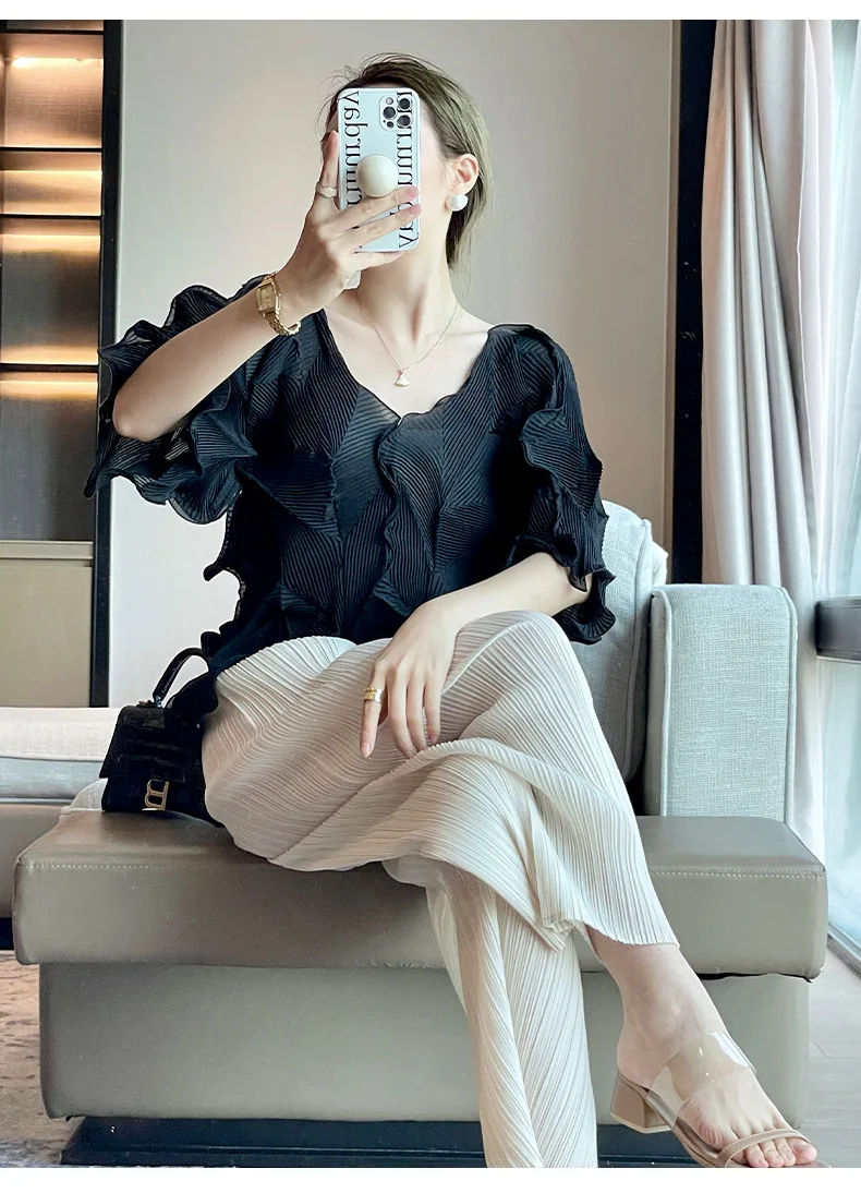 Miyake Pleated T-Shirt 2025 Summer Designer Model Sheer Loose T-Shirt French Elegant Peplum High End Pleated Top Tunic Clothing Miyake Pleated T-Shirt 2025 Summer Designer Model Sheer Loose T-Shirt French Elegant Peplum High End Pleated Top Tunic Clothing