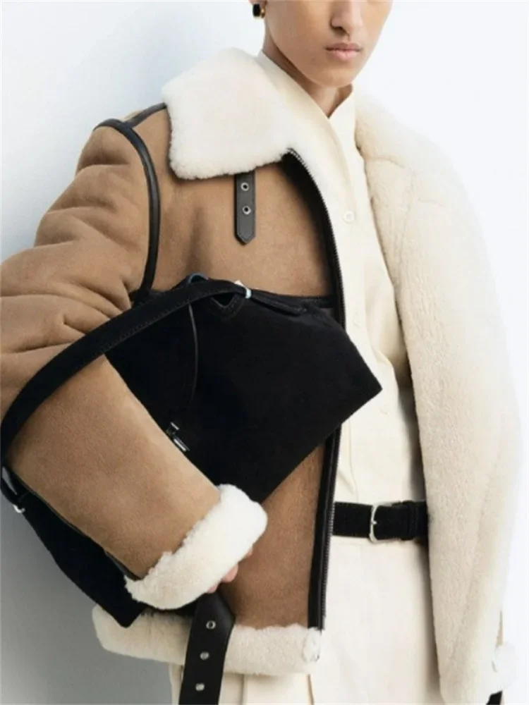 Coat for Women 2023 New Fall Winter Faux Fur Lamb Furry Splicing Zipper Fashion Casual Thickened Warm Jacket
Coat for Women 2023 New Fall Winter Faux Fur Lamb Furry Splicing Zipper Fashion Casual Thickened Warm Jacket