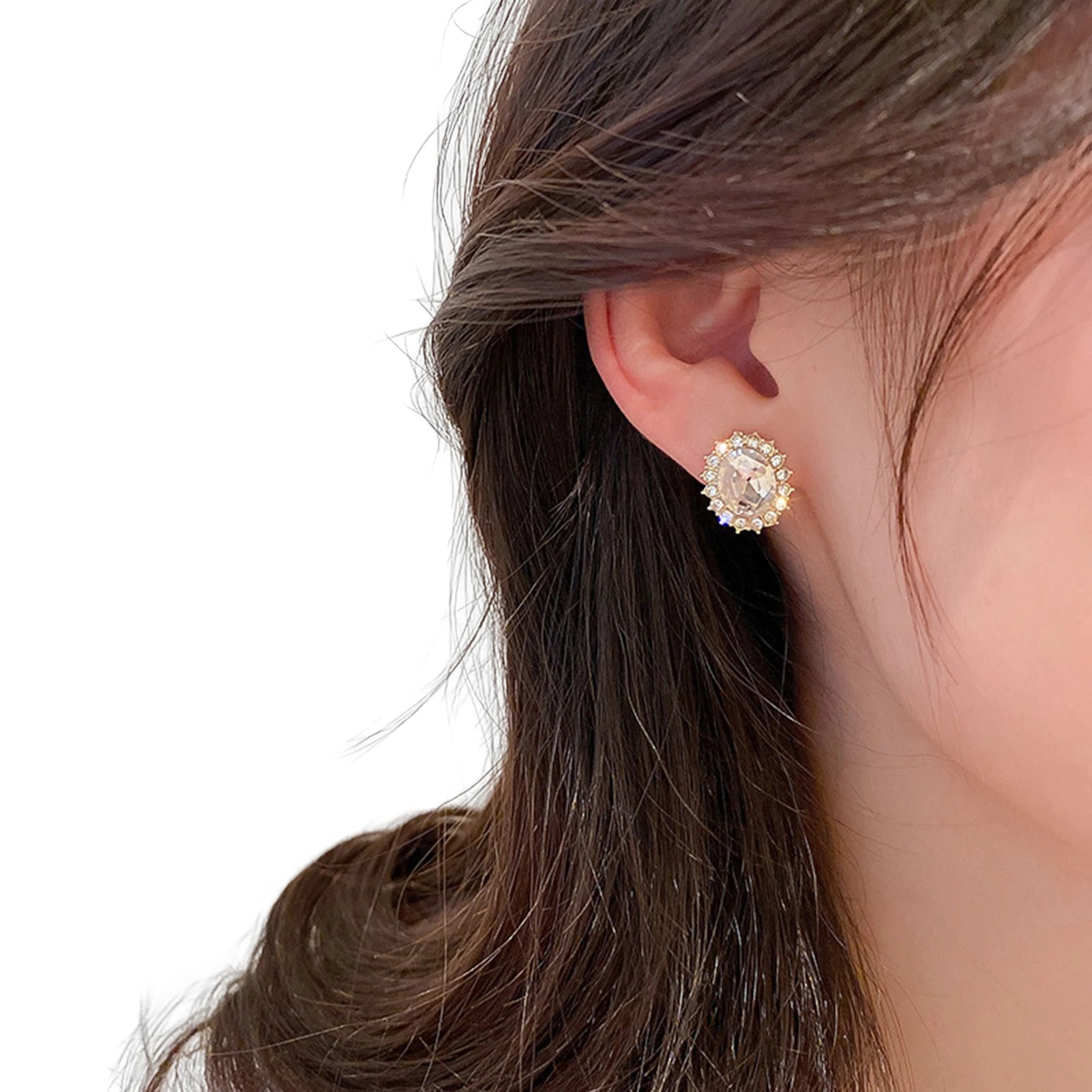 

Women's Crystal Stud Earrings Round Clear Cubic Zirconia Hypoallergenic Earrings Women Fashion Jewelry Gifts
