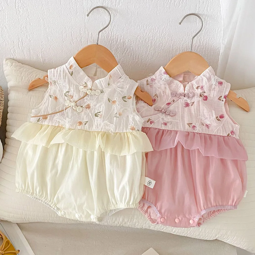 Chinese Style Baby Girl Bodysuit Sleeveless Floral Ruffles Cotton Summer Newborn Clothes 1st Birthday Baby Romper High Quality
Chinese Style Baby Girl Bodysuit Sleeveless Floral Ruffles Cotton Summer Newborn Clothes 1st Birthday Baby Romper High Quality