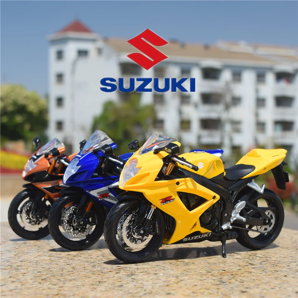 Модель гоночного мотоцикла Maisto 1:12 Suzuki GSX-R600 из сплава, модель литая металлическая уличная спортивная модель мотоцикла, детские подарки
Модель гоночного мотоцикла Maisto 1:12 Suzuki GSX-R600 из сплава, модель литая металлическая уличная спортивная модель мотоцикла, детские подарки