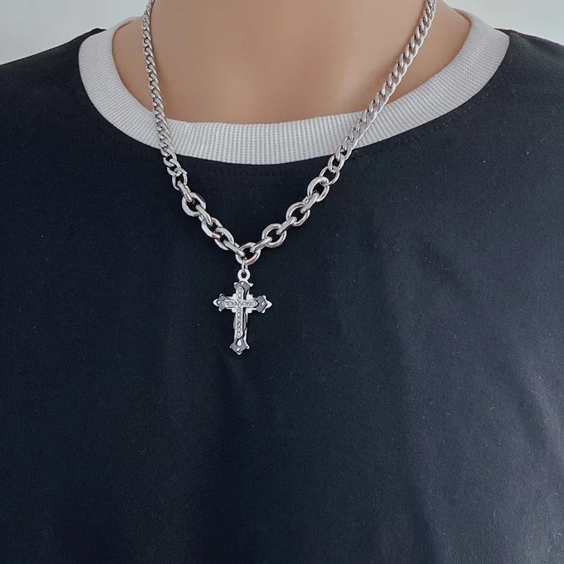 

ULJ Hip-hop Light Men's and women's Niche Design Double-chain Stitching Diamond-encrusted Cross Necklace Men's Titanium Steel