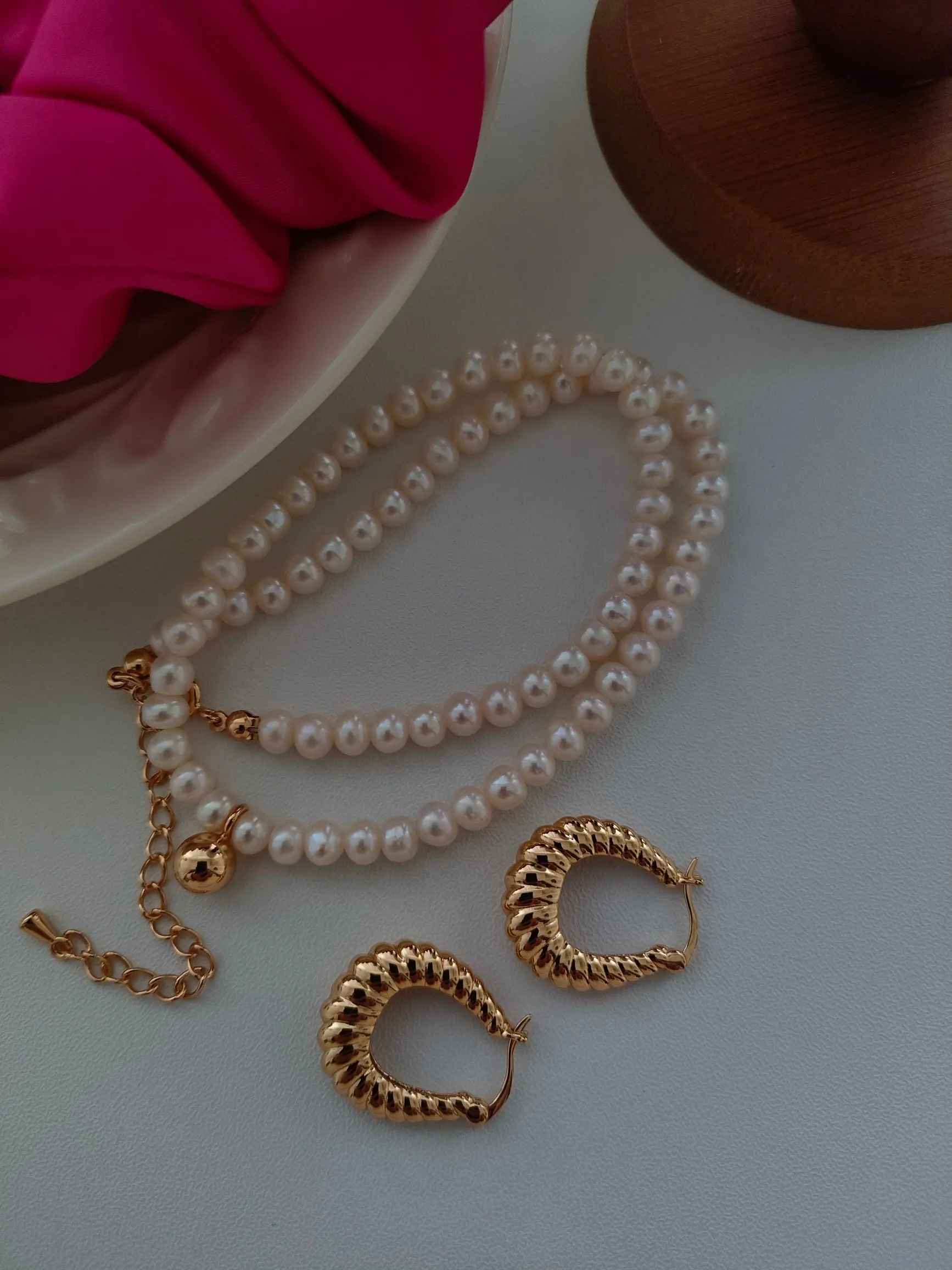 S925 Silver Plated 18k Gold Natural Freshwater Pearl Necklace Chain Length 35cm+5.5cm
S925 Silver Plated 18k Gold Natural Freshwater Pearl Necklace Chain Length 35cm+5.5cm