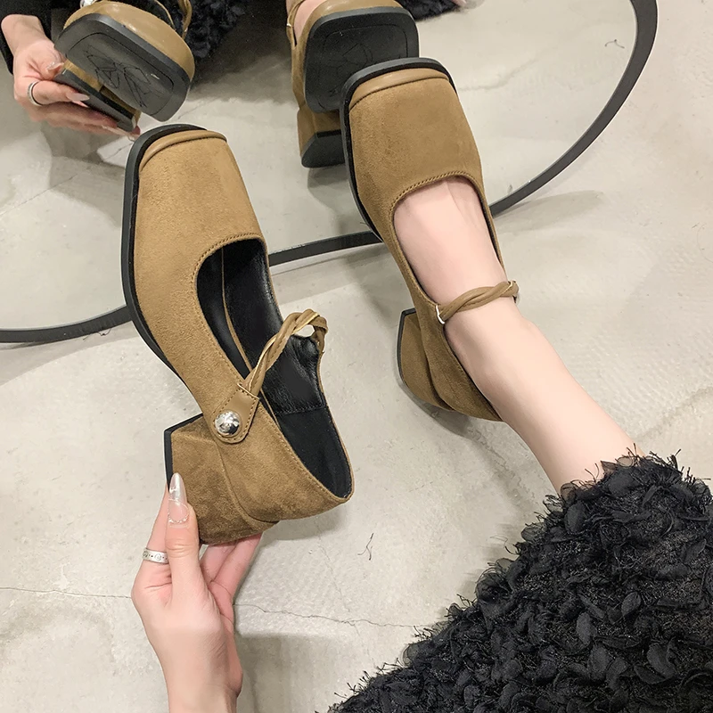 Дизайнерские французские Туфли Мэри Джейн в стиле ретро, маленькие очаровательные стильные женские туфли на высоком каблуке для весны и лета, черные туфли
Дизайнерские французские Туфли Мэри Джейн в стиле ретро, маленькие очаровательные стильные женские туфли на высоком каблуке для весны и лета, черные туфли