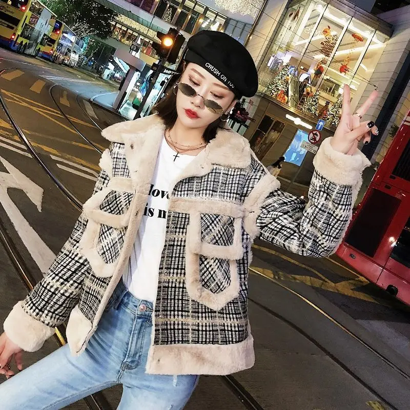 2023 New Women Korean Winter Elegant Warm Plus Fleece Jackets Vintage Loose Plaid Coats Big Pocket Padded Women Parkas Female
2023 New Women Korean Winter Elegant Warm Plus Fleece Jackets Vintage Loose Plaid Coats Big Pocket Padded Women Parkas Female