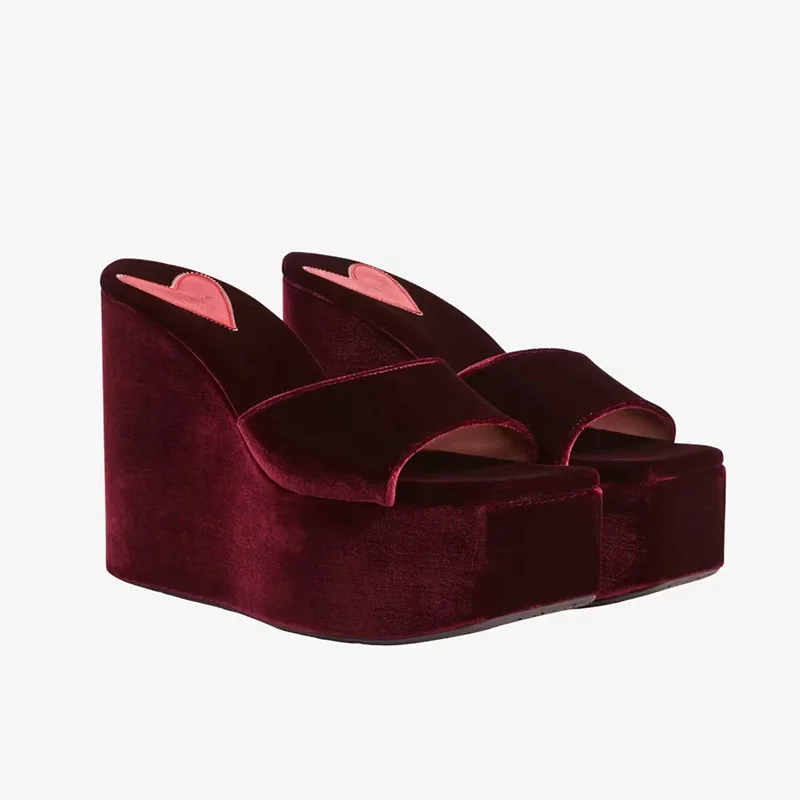 Platform Wedge-Heeled Slippers High Heel Solid Color Fabric Large Size Sandals Customized Simple and Comfortable Women Shoes
Platform Wedge-Heeled Slippers High Heel Solid Color Fabric Large Size Sandals Customized Simple and Comfortable Women Shoes