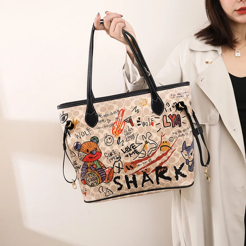 

Women's Bucket Graffiti Bag Luxury Designer Handbag Cute Bear Higher Quality Large Fashions Female tote Bag bolsas femininas