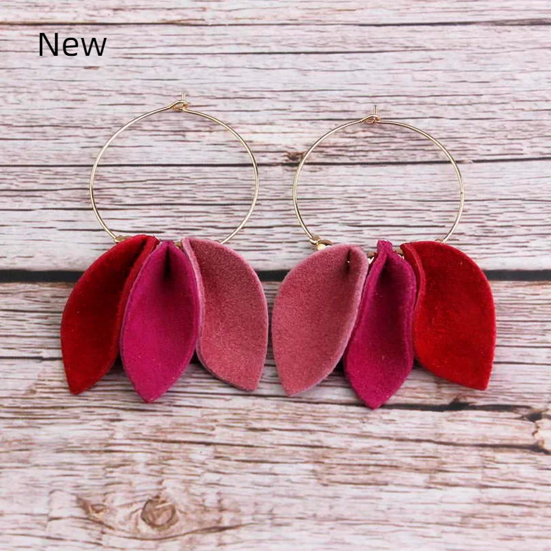 Colorful Soft Suede Leather Mini Leaf Hoop Earrings for Women Simple Leaf Cluster Leather Earrings Original Jewelry Wholesale
Colorful Soft Suede Leather Mini Leaf Hoop Earrings for Women Simple Leaf Cluster Leather Earrings Original Jewelry Wholesale