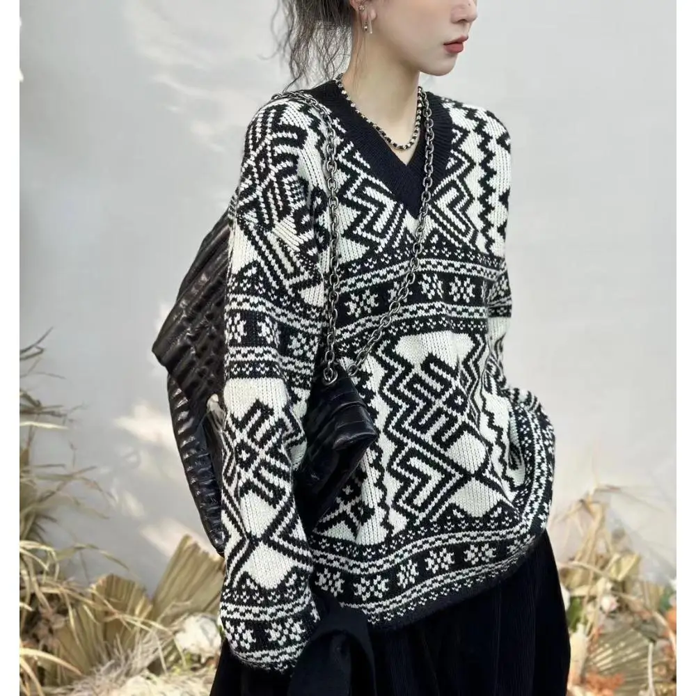 DIMANAF New Autumn Plus Size Sweaters Pullover Oversize Women Striped White V-Neck Printing Sweaters Knitting Loose Sweater
DIMANAF New Autumn Plus Size Sweaters Pullover Oversize Women Striped White V-Neck Printing Sweaters Knitting Loose Sweater
