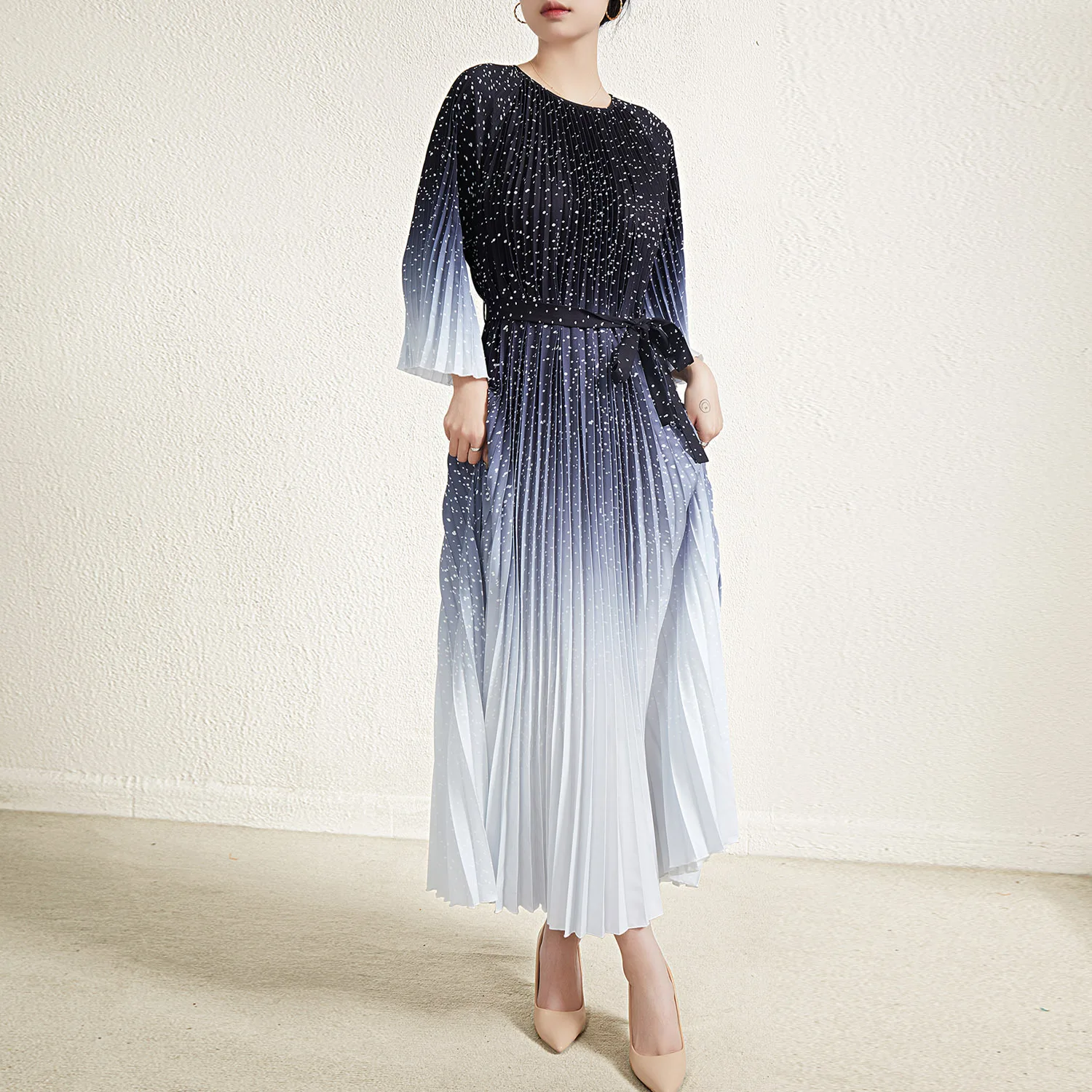 Summer Luxury Runway Designer Dress Women 2023 Vintage Draped Pleated Long Dresses Loose Vestidos Plus Size
Summer Luxury Runway Designer Dress Women 2023 Vintage Draped Pleated Long Dresses Loose Vestidos Plus Size