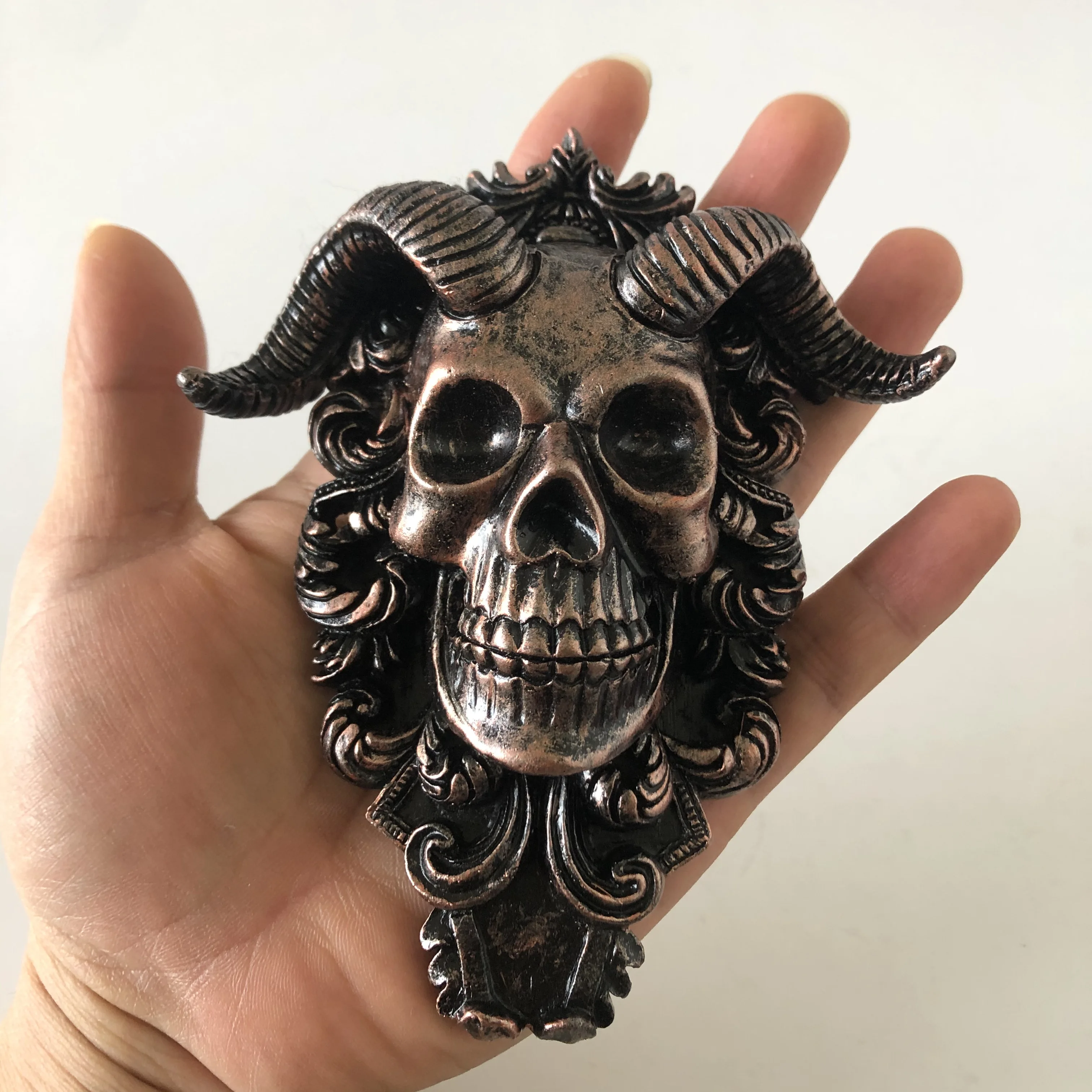 Devil Skull Decoration Craft Resin Silicone Mold 3D Concrete Clay Model Making Mould Ice Chocolate Cake Tool
Devil Skull Decoration Craft Resin Silicone Mold 3D Concrete Clay Model Making Mould Ice Chocolate Cake Tool