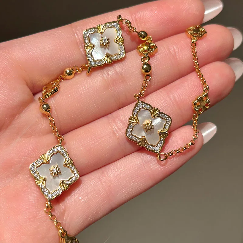 3 Flower Clover Bracelets Gold Color Women's Bracelet with Natural Stone Luxury Jewelry for Female Gift
3 Flower Clover Bracelets Gold Color Women's Bracelet with Natural Stone Luxury Jewelry for Female Gift