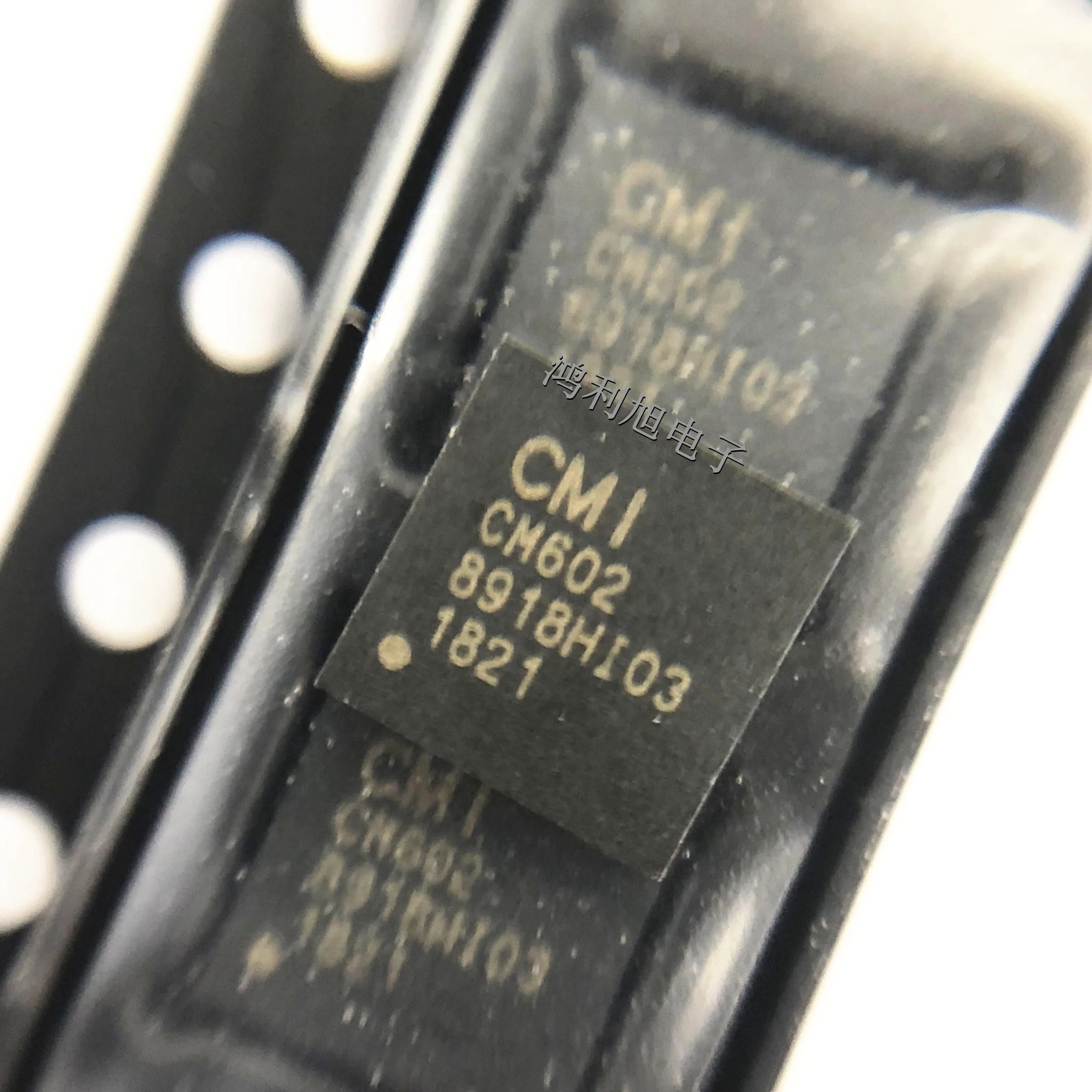 1 шт./партия, фонарик CM602, фонарик HIMAX, новый и оригинальный фонарь 
1 шт./партия, фонарик CM602, фонарик HIMAX, новый и оригинальный фонарь