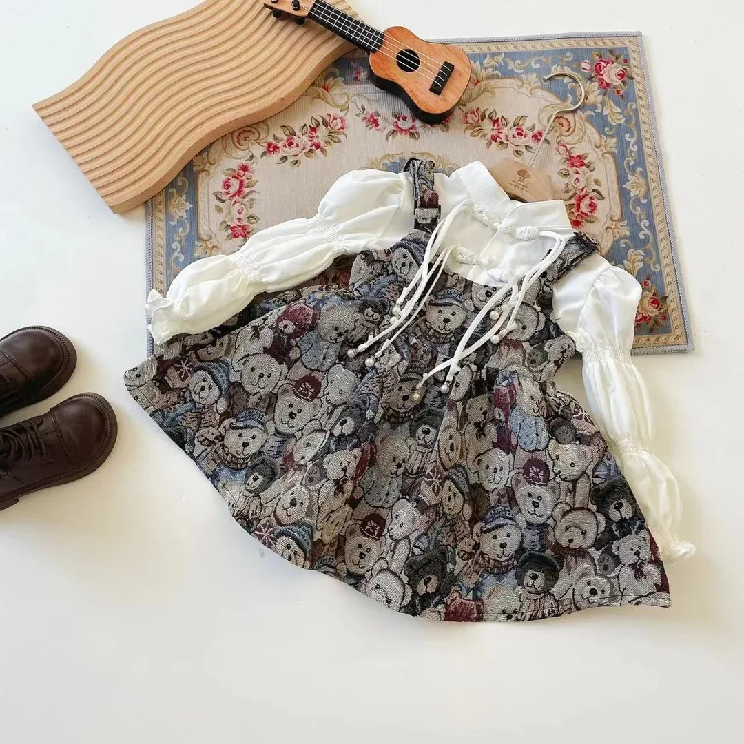 Girls Dress Set Two Piece 2024 Spring New Childrens Girls Fashionable Retro Jacquard Strap Dress Bubble Sleeve Blouses Suit
Girls Dress Set Two Piece 2024 Spring New Childrens Girls Fashionable Retro Jacquard Strap Dress Bubble Sleeve Blouses Suit