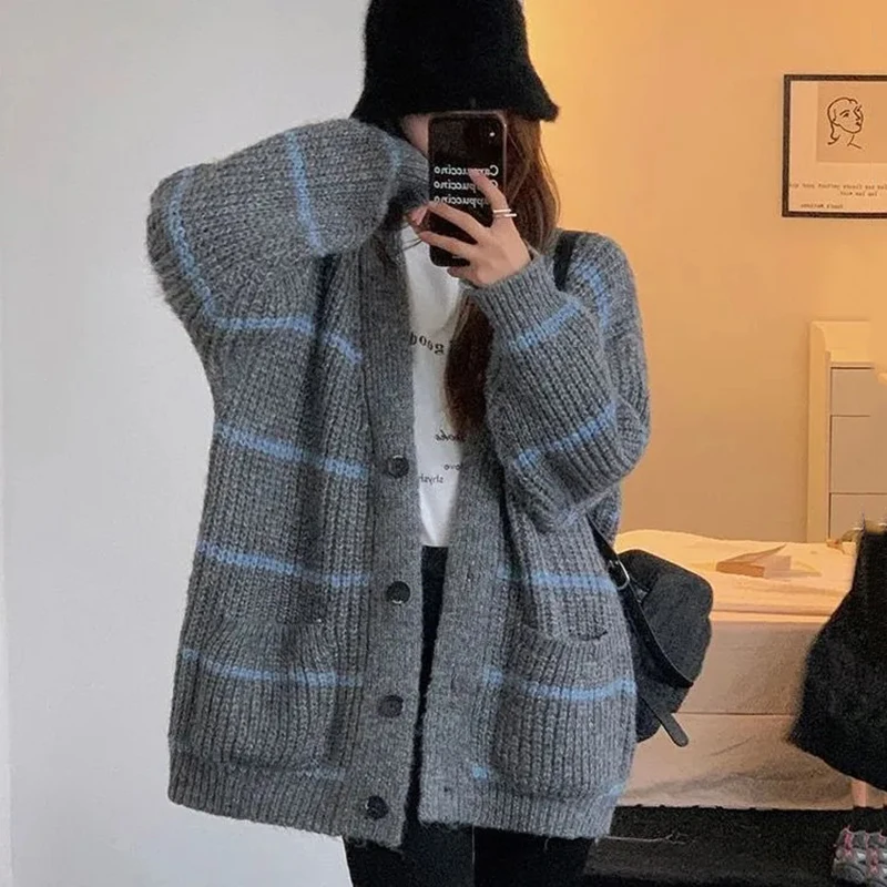 Korean Style Striped Cardigans Women 2023 Autumn V Neck Sweater Cardigan Woman Loose Single Breasted Long Sleeve Knitwear Tops
Korean Style Striped Cardigans Women 2023 Autumn V Neck Sweater Cardigan Woman Loose Single Breasted Long Sleeve Knitwear Tops