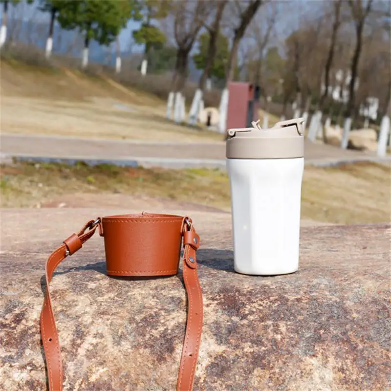 Кулер Can Cooler, модный износостойкий, из искусственной кожи, устойчивый к грязи, регулируемый плечевой ремень, кухонные аксессуары, крышка чашки
Кулер Can Cooler, модный износостойкий, из искусственной кожи, устойчивый к грязи, регулируемый плечевой ремень, кухонные аксессуары, крышка чашки