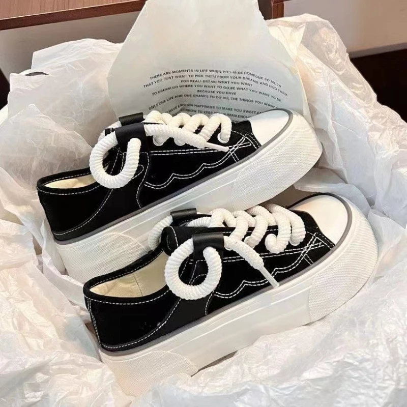 2024 New U Leather Women's White Casual Woman Vulcanize Sneakers Breathable Sport Walking Running Platform Flats Shoes
2024 New U Leather Women's White Casual Woman Vulcanize Sneakers Breathable Sport Walking Running Platform Flats Shoes