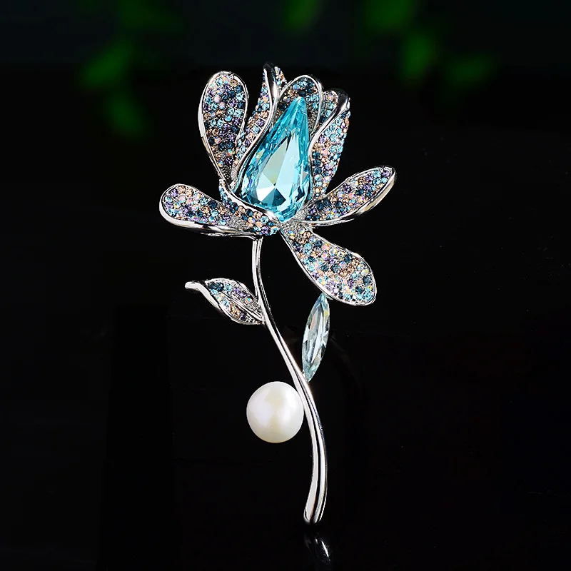 

High-end Women's Brooches Shining Color Crystal Elegant Freshwater Pearl Luxury Design Corsage Coat Sweater Accessories Pins