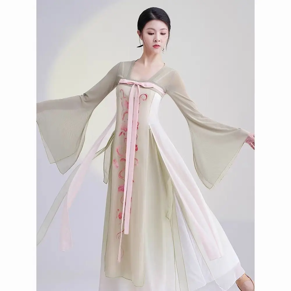Classical Dance Costume Hanfu Women's Flowing Training Attire Chinese Dance Ribbon Gauze Top Performance Attire New Style
Classical Dance Costume Hanfu Women's Flowing Training Attire Chinese Dance Ribbon Gauze Top Performance Attire New Style