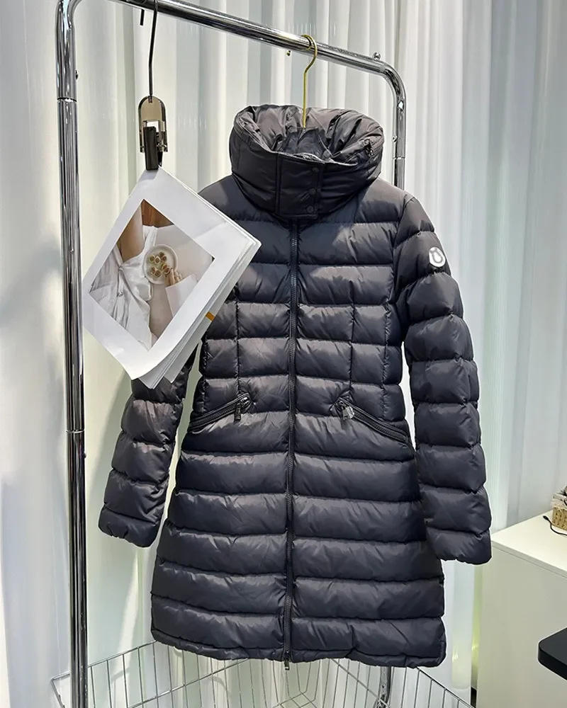 Hot Luxury Letters High Quality Long Down Jacket Brand Design Winter Keep Warm Hooded Simple 2023 New Women Y2K Tops Clothing
Hot Luxury Letters High Quality Long Down Jacket Brand Design Winter Keep Warm Hooded Simple 2023 New Women Y2K Tops Clothing
