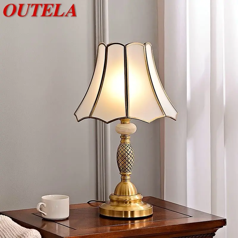 

Современная латунная настольная лампа OUTELA, Европейский ретро роскошный креативный медный стеклянный Настольный светильник для дома, гостиной, спальни